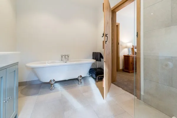Ribble Valley Holiday Cottages Granary Bathroom