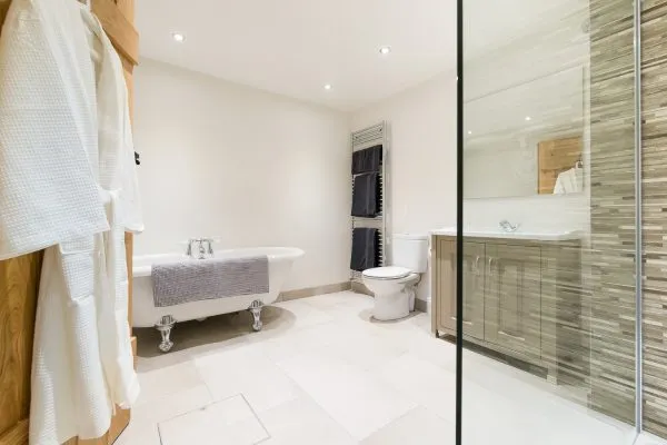 Ribble Valley Holiday Cottages Granary Bathroom